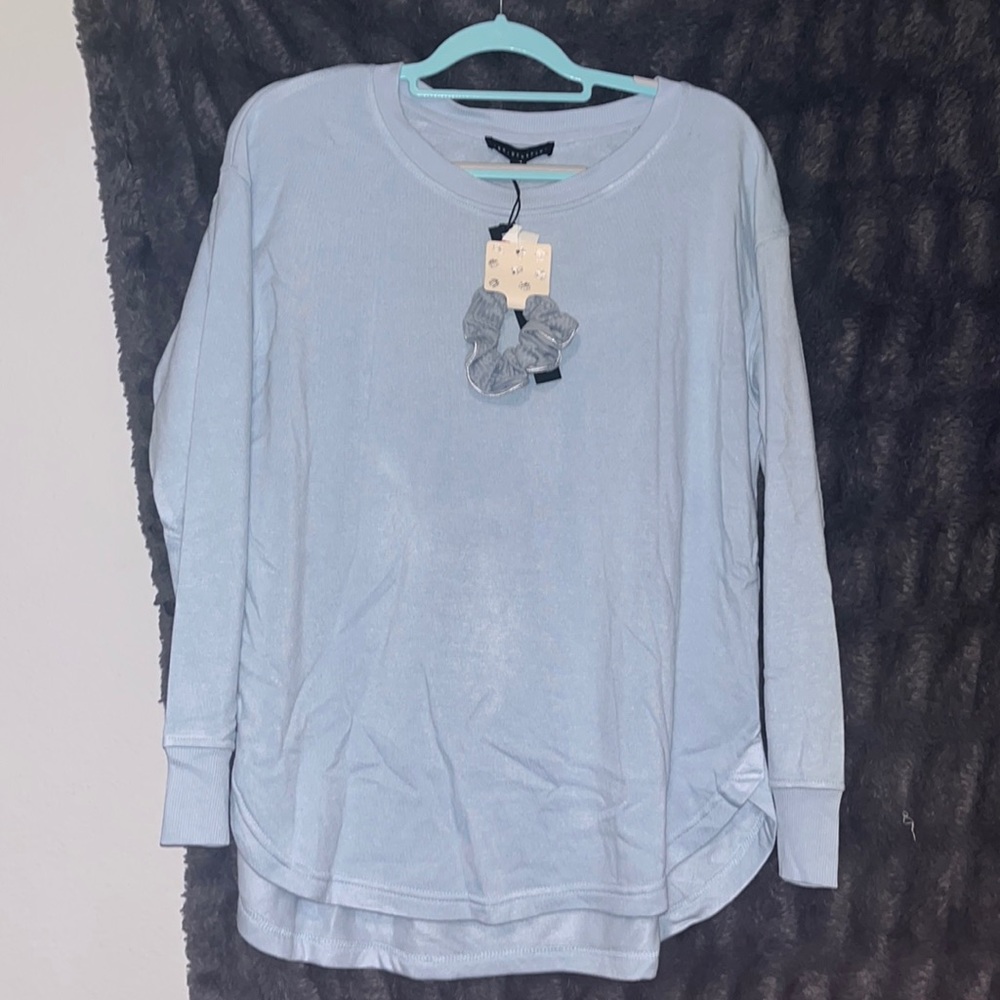Sweater with scrunchie!